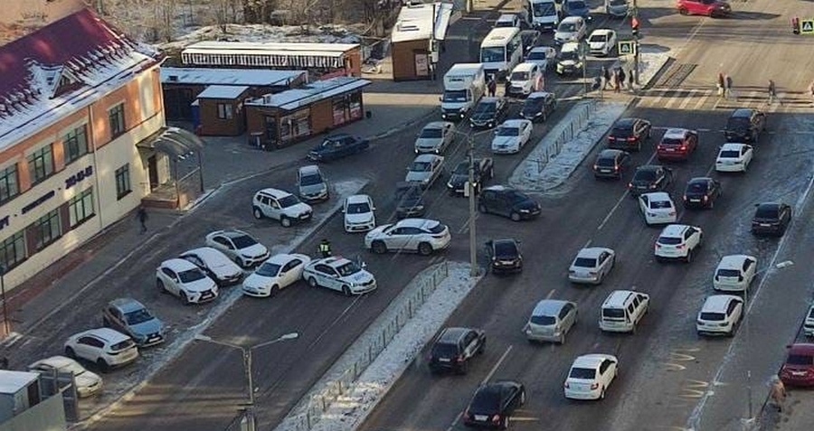 В Воронеже на ул. Шишкова кратковременно перекрыли дорогу
