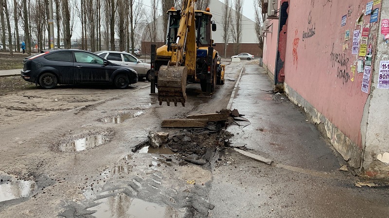 В Железнодорожном района приступили к ремонту дворов