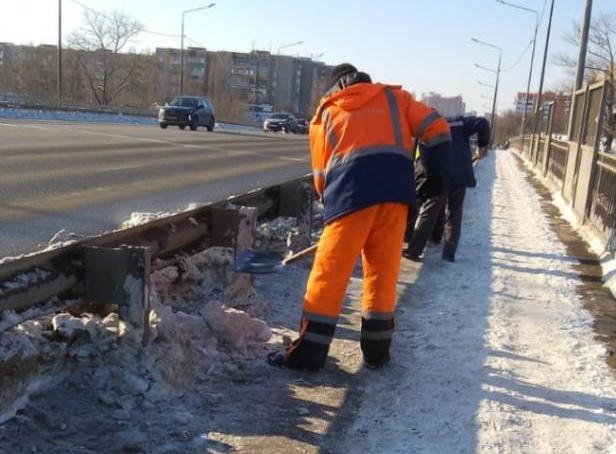 В Ленинском районе приводят в порядок пешеходную зону стратегического объекта