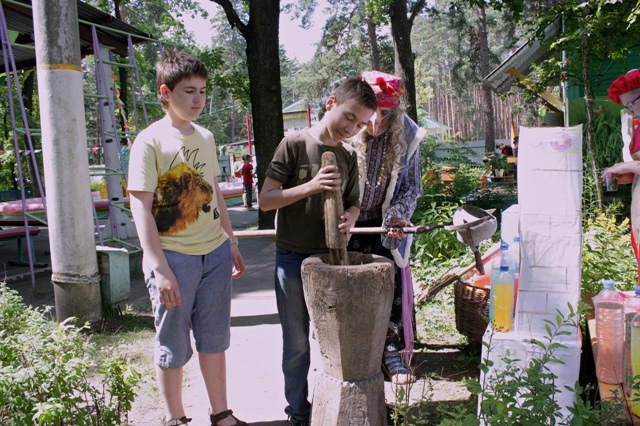 Делегация управы Ленинского района Воронежа посетила подшефный детский лагерь «Алмаз»