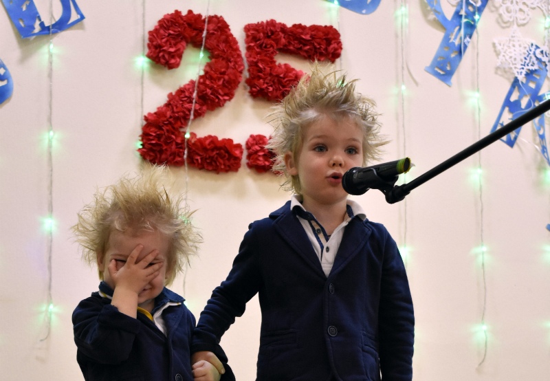 В Ленинском районе Воронежа зажглись рождественские звёздочки (ФОТО)