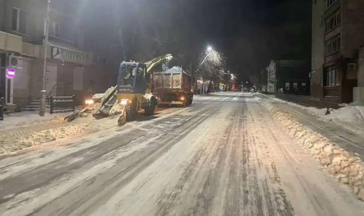 Ночью в центре Воронежа ограничат парковку авто для вывоза снега