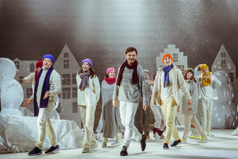 Артисты воронежского ТЮЗа не позволили злодеям украсть Новый год