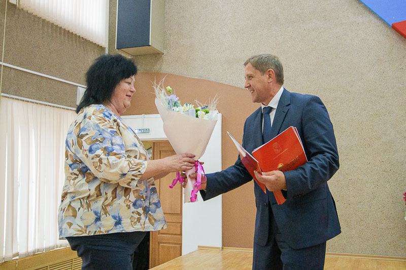 Команда ДСК поздравила социальных работников с профессиональным праздником