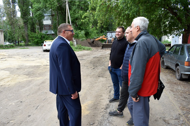 Как идут работы по реконструкции контейнерных площадок