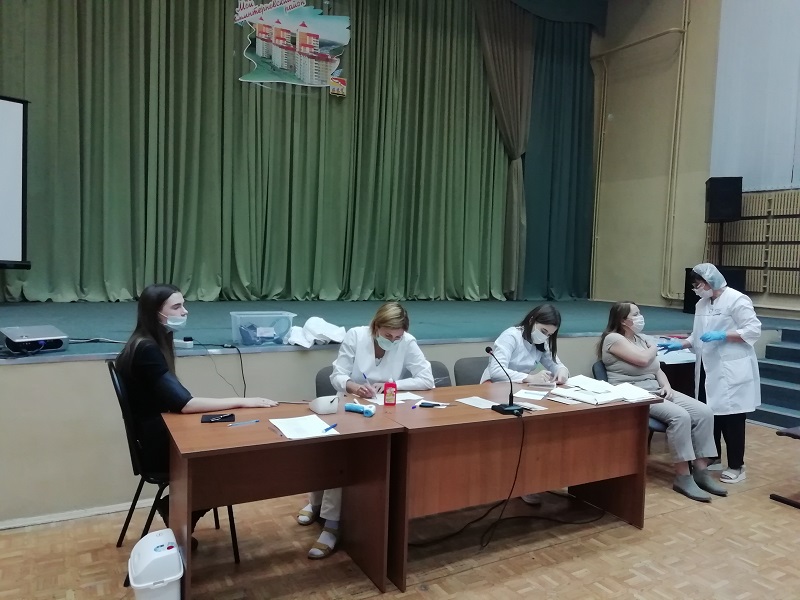 В Коминтерновском районе продолжается вакцинация