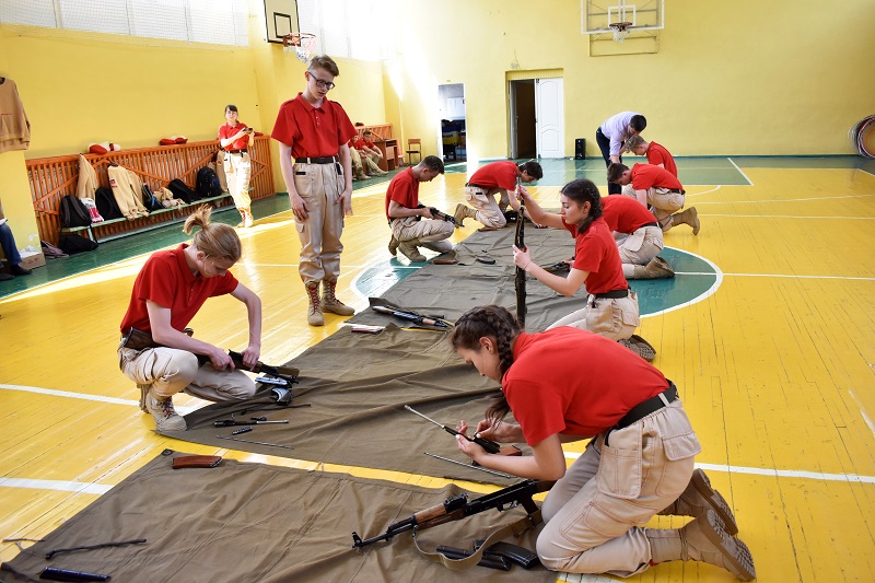 В Ленинском районе прошла военно-спортивная игра