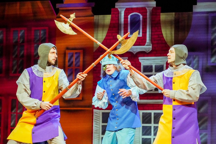 В воронежском театре драмы поставили зимнюю сказку по Оскару Уайльду