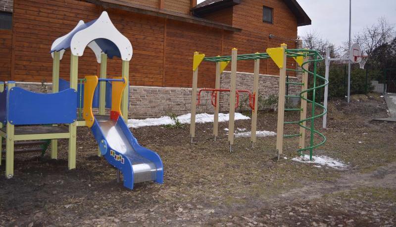 Консолидировав средства: в Центральном районе Воронежа завершили комплексное благоустройство детской площадки