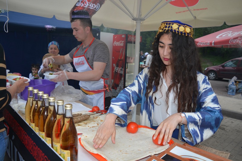 В Воронеже прошел III ежегодный фестиваль национальной кухни (ФОТО)