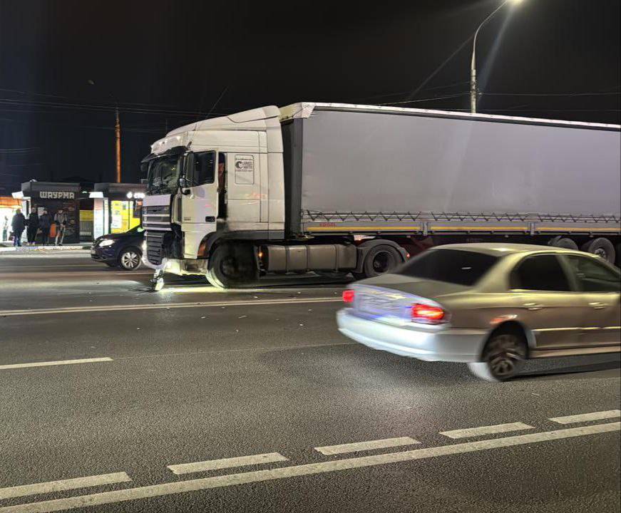 Жительница Каменского района погибла под колесами грузовика в Воронеже