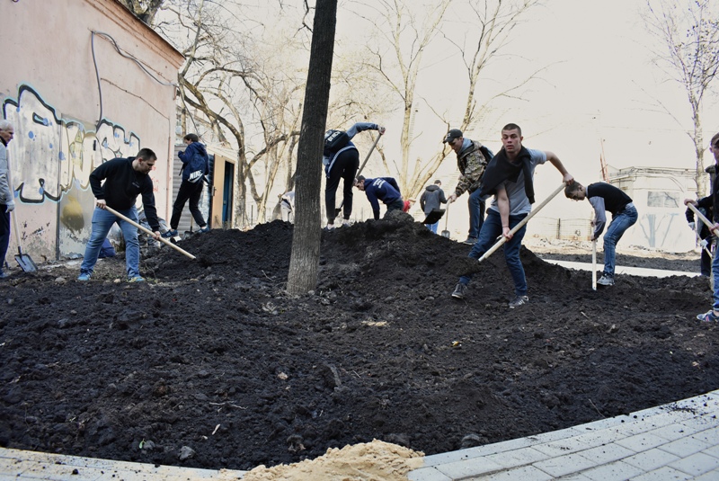 В Ленинском районе прошла генеральная уборка