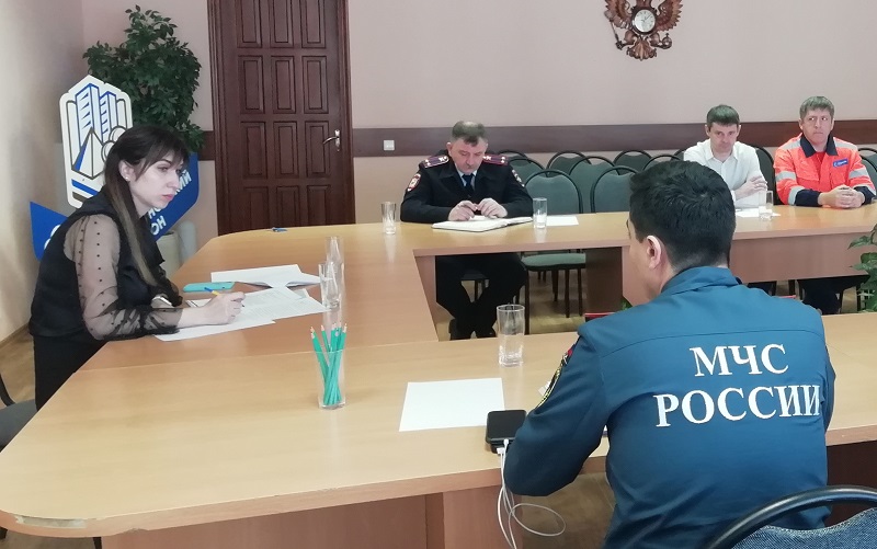 В Коминтерновском районе обсудили меры безопасности в майские праздники