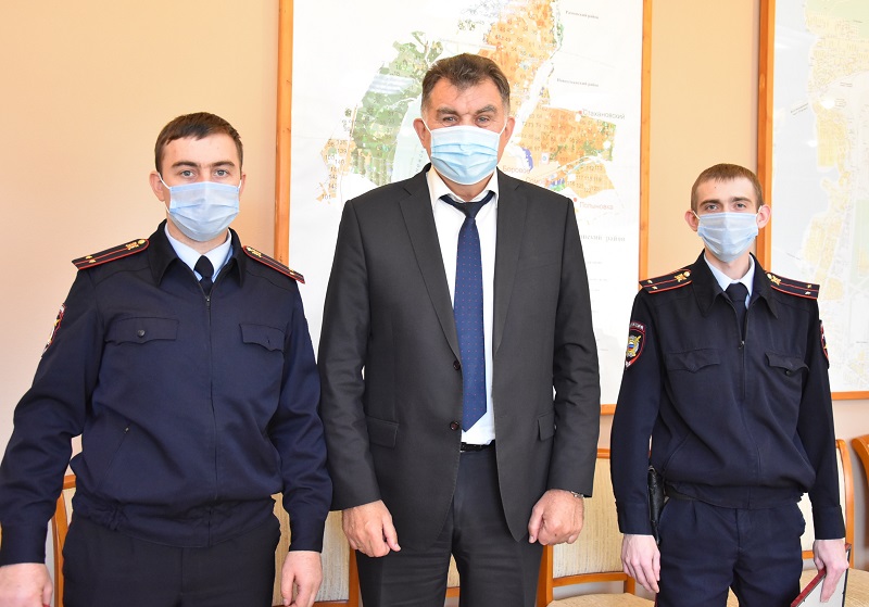 В Железнодорожном районе чествуют сотрудников полиции