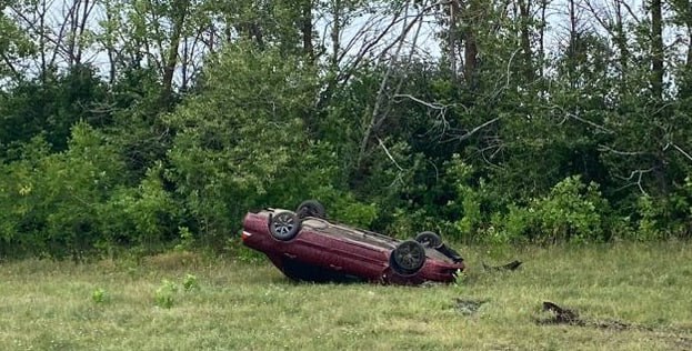 В Воронежской области девушка на иномарке вылетела в кювет и перевернулась