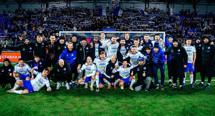 Форвард, защитник, тренеры и болельщики воронежского «Факела» среди лауреатов тура Первой лиги