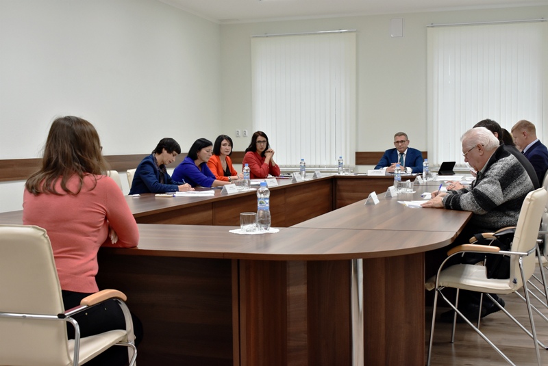 Руководитель управы Ленинского района Воронежа Сергей Ситников провел аттестацию сотрудников управы