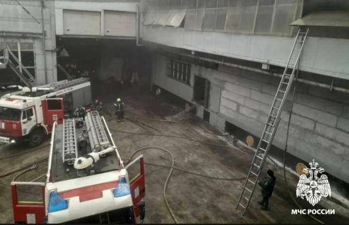 На воронежском заводе "Янтарь" вспыхнул пожар