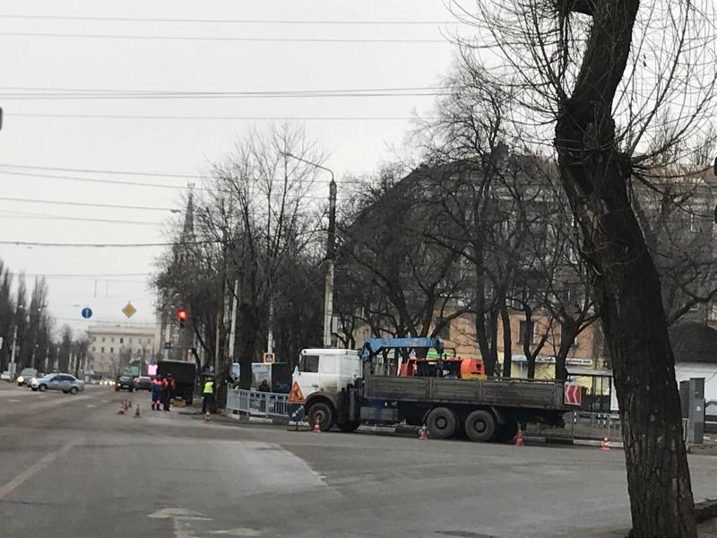 Дорожное ограждение: в Ленинском районе Воронежа продолжается благоустройство городской среды