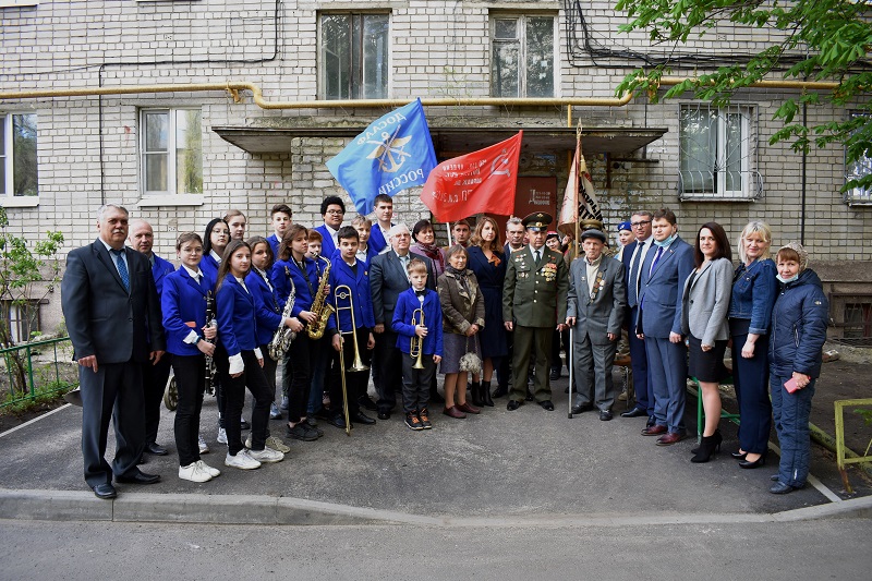 Ещё одного воронежского ветерана поздравили с Днём Победы персональным парадом 