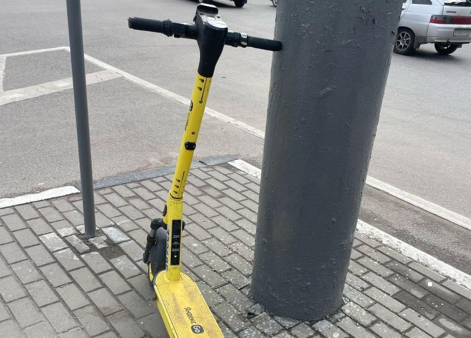 Молодая автомобилистка сбила ехавшего на красный подростка на электросамокате в Воронеже