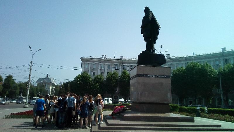 По памятным местам Воронежа: школьники Ленинского района прошли «дорогами войны»