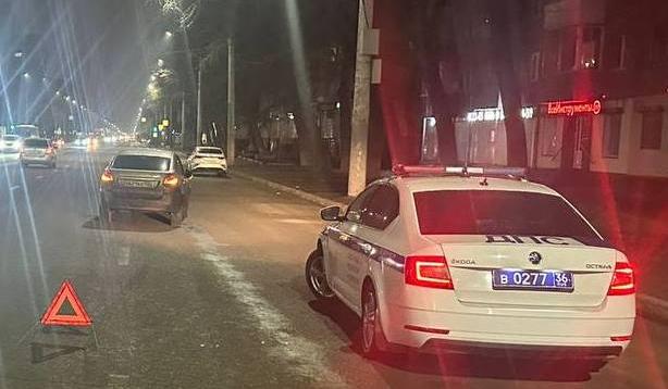 Подросток на велосипеде попал в больницу после ДТП с «Ладой» в Воронеже