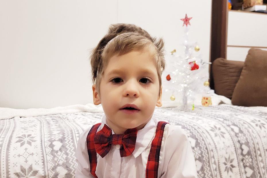 Русфонд попросил воронежцев помочь трехлетнему мальчику с нарушением слуха