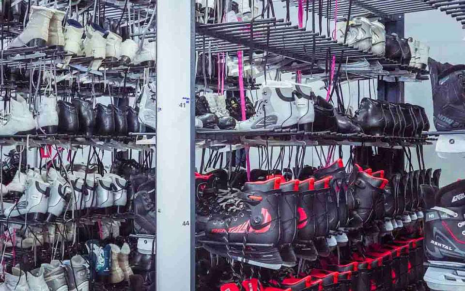 На весь день закрыли главный городской каток в Воронеже из-за снегопада