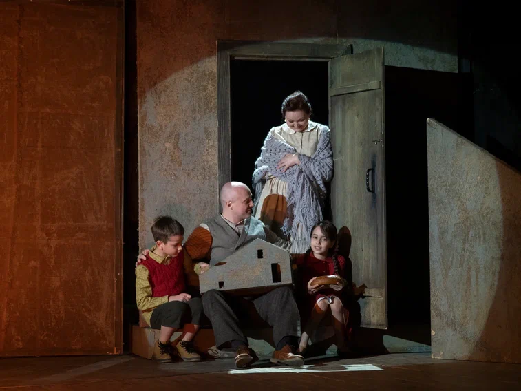 Andrey_Parfenov_F0681.jpg Andrey_Parfenov_F0681.jpg