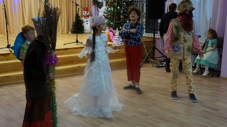 Огоньки на нашей елочке.jpg