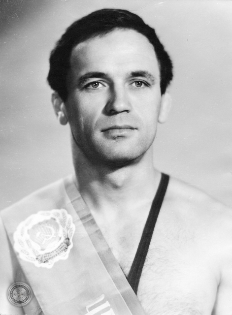 К ВИЗИТНОЙ КАРТОЧКЕ_ВЛАДИМИР АЛЕХИН.png