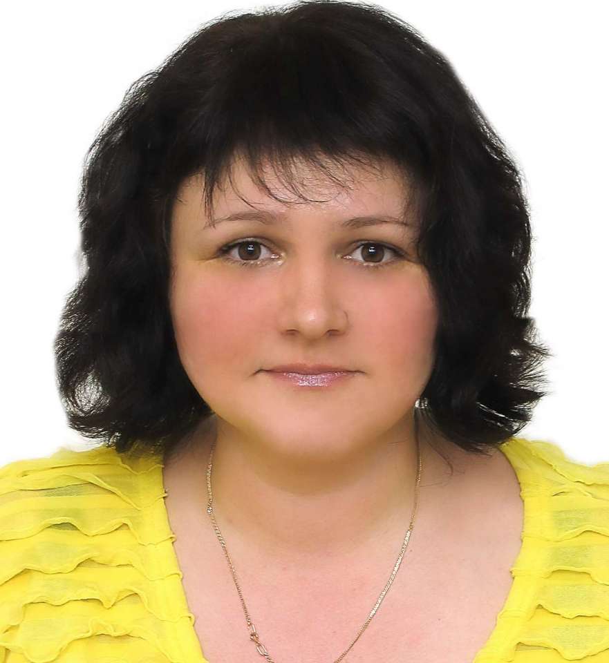 Елена Соломинцева в кружок.jpg Елена Соломинцева в кружок.jpg