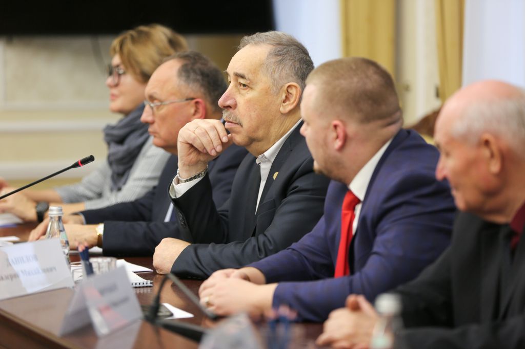 кр палан.jpg кр палан.jpg