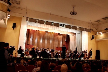 музыка по пятницам.jpg