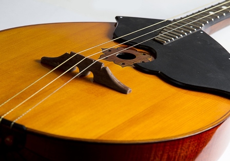 три струны.jpg