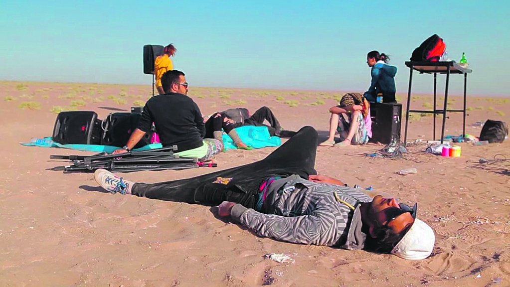 кадр из фильма Рейв в Иране.jpg