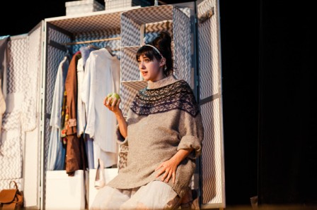 Пила вино и хохотала.jpeg