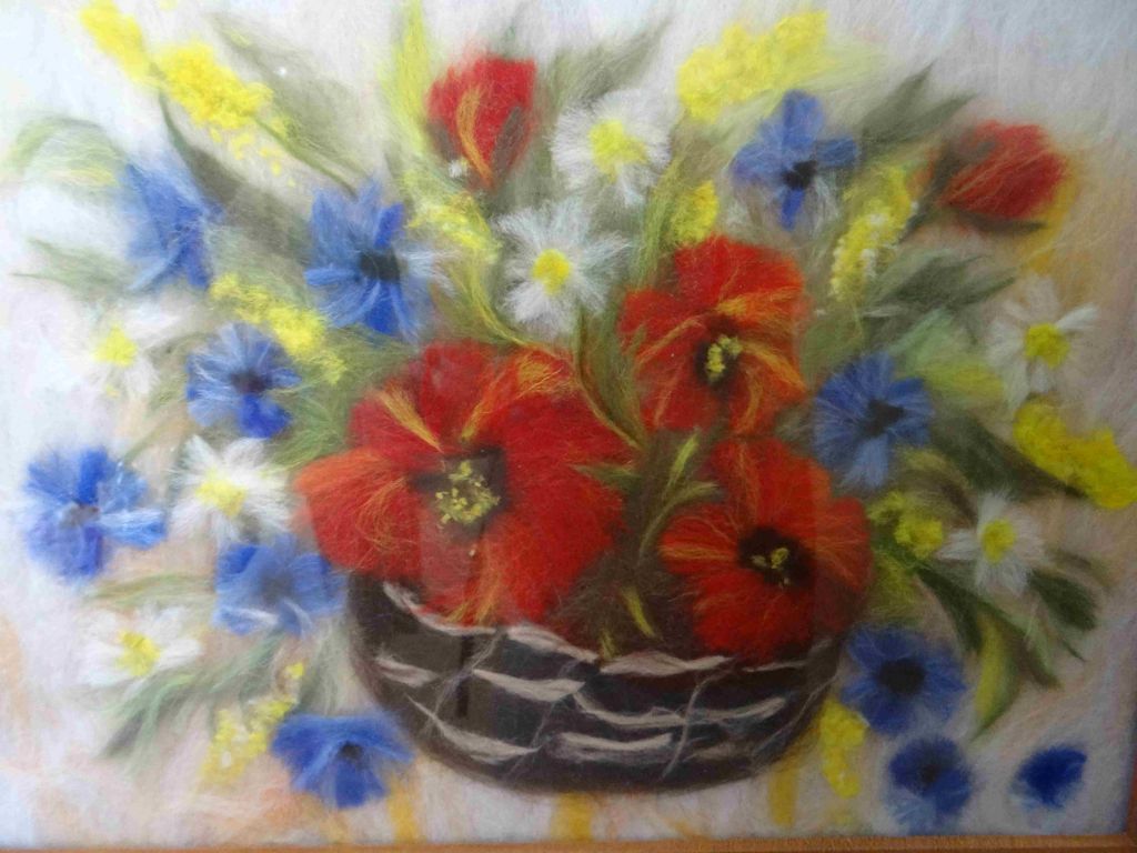 Крутских цветы из шерсти.JPG