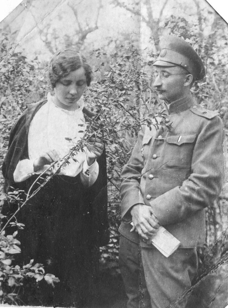 хирург викторин бобров с женой. 1 мировая война.jpg хирург викторин бобров с женой. 1 мировая война.jpg