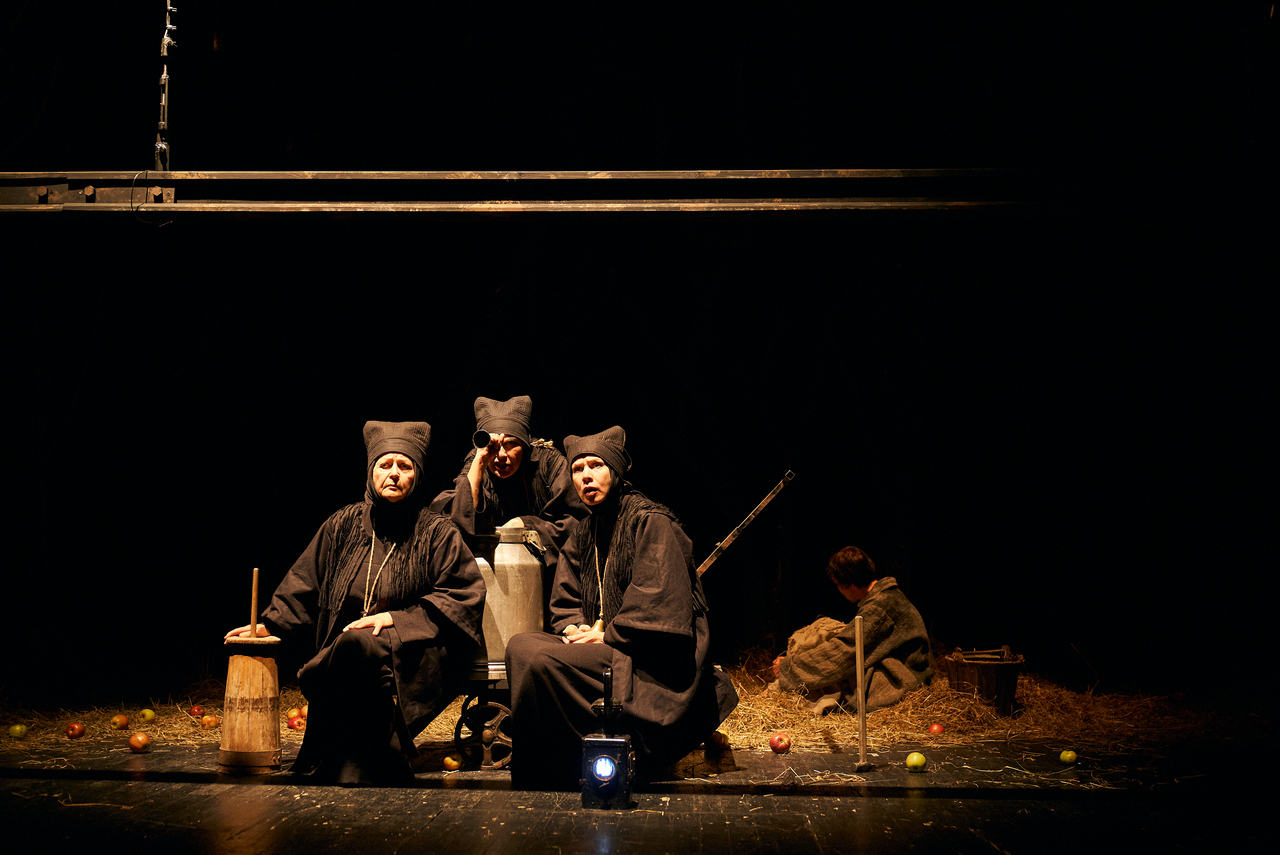 Спектакль Корова.jpg