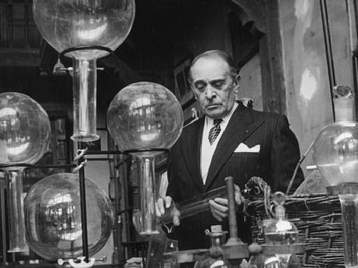 92459041_questeternalyouthgallery16.jpg 92459041_questeternalyouthgallery16.jpg