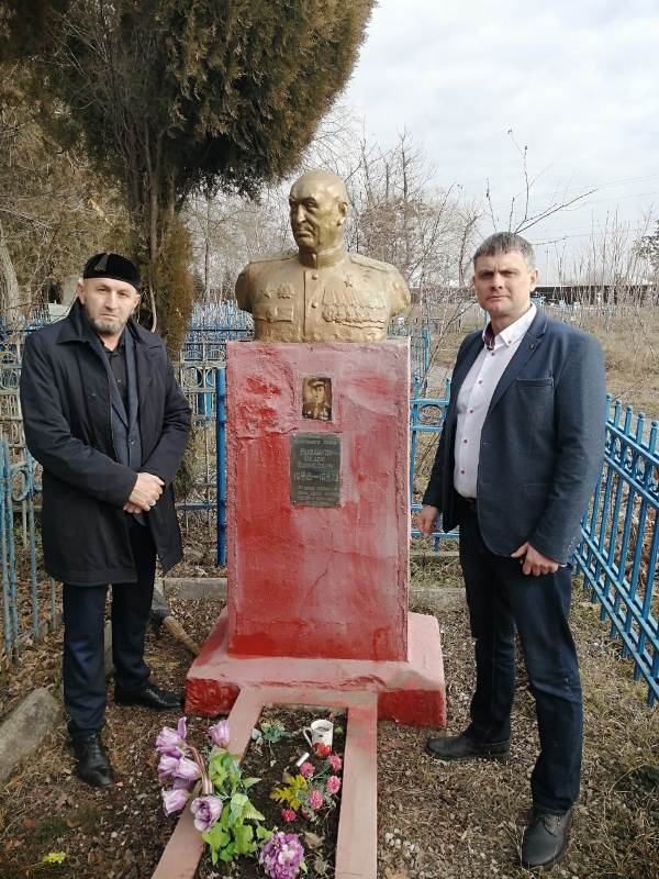 Гучигов и Згонников.jpg Гучигов и Згонников.jpg