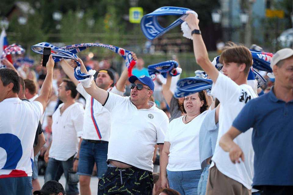 Как мощную поддержку «Факелу» оказали воронежцы на новой локации