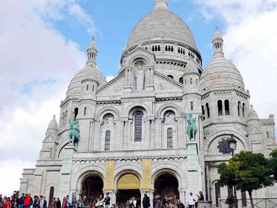 Популярными городами для путешествий у воронежцев стали Дубай и Париж