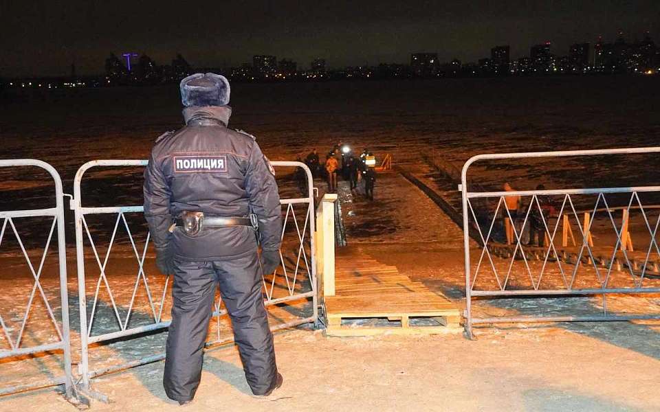В крещенских купаниях приняли участие около 9 тыс. человек в Воронежской области