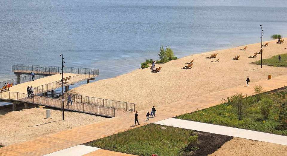 Вандалы в Воронеже продолжают наносить вред обновлённой Петровской набережной