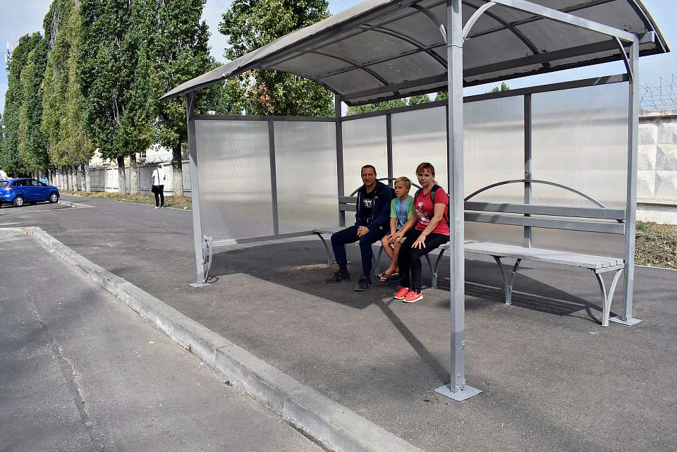 В Ленинском районе Воронежа благоустроили очередную остановку