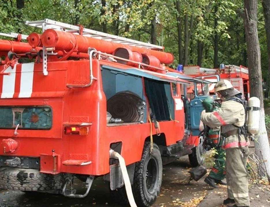 В эллинге для хранения лодок в Воронеже произошел пожар