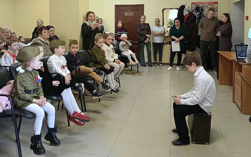 В Левобережном районе Воронежа прошёл конкурс чтецов «Дорогами войны»